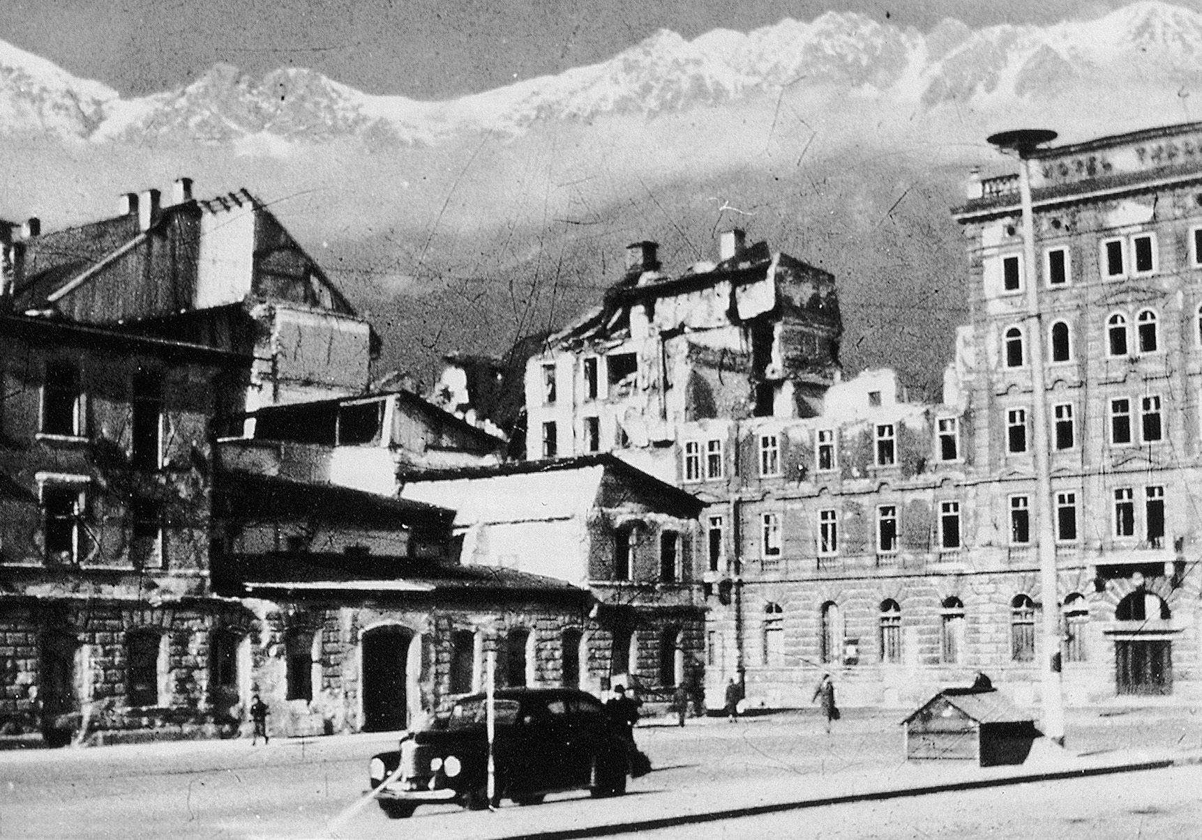 Zerbombte Hotels nach dem Krieg