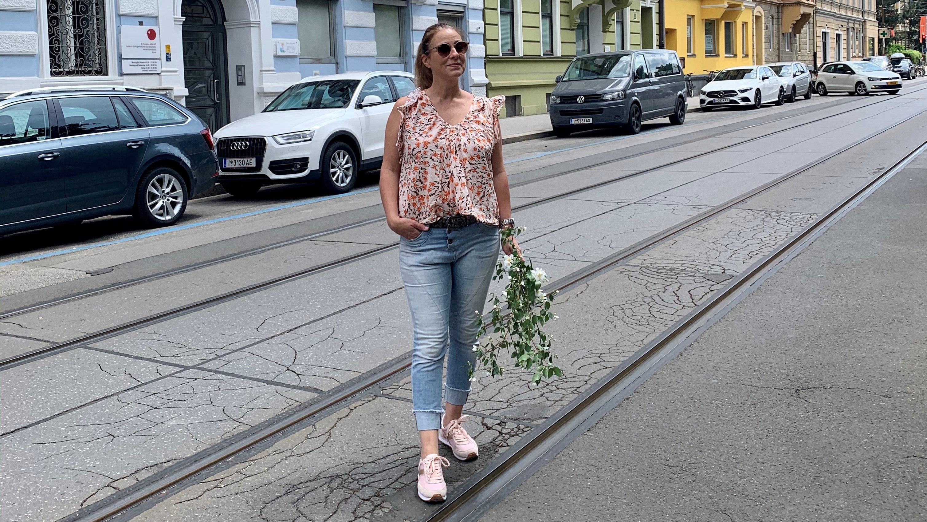 Veronika Handl, Stadt, Blumen