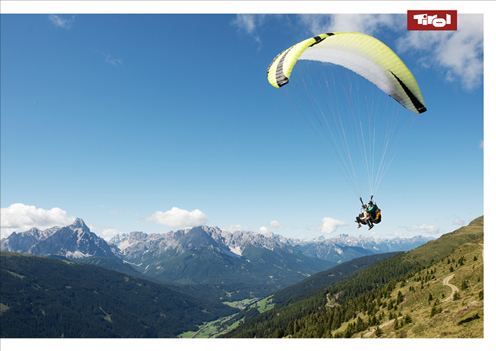 Poster Paragleiter im Pustertal, Osttirol